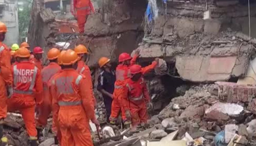 Hindistanda bina çöktü: 14 kişi hayatını kaybetti