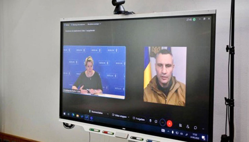 Avrupalı belediye başkanlarını ‘fake’leyen Rus komedyenler mi