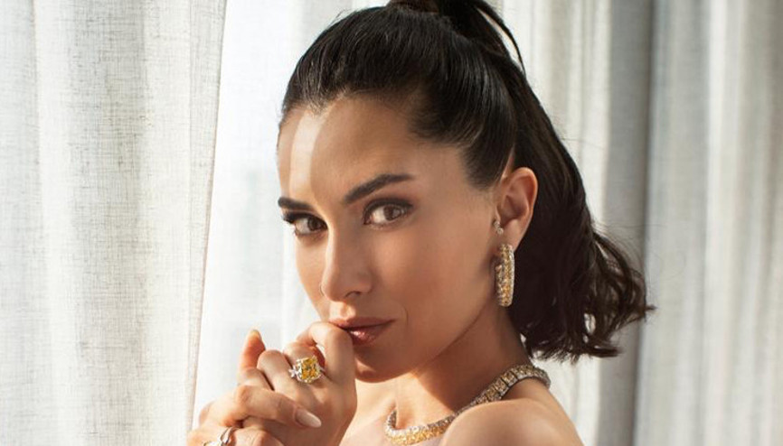 Hande Doğandemir Paris yolcusu