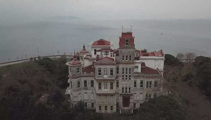 Kadıköyde Perili Köşk satılıyor