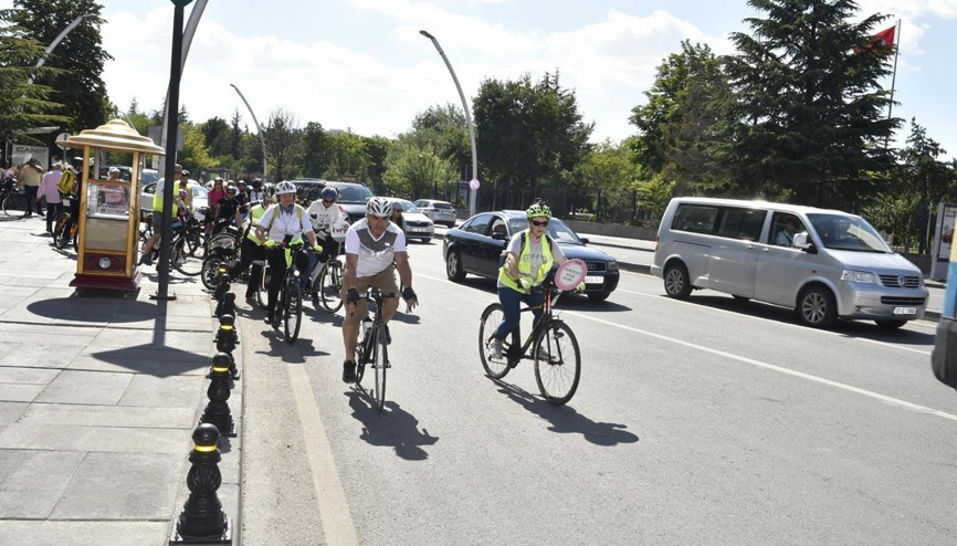 Pedallar farkındalık için döndü
