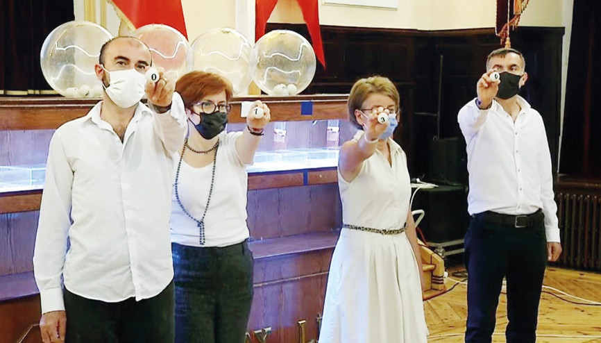 Galatasaray kuraları çekildi... 50 şanslı öğrenci