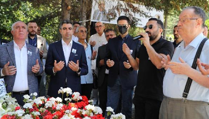 Eski Bakan Mehmet Moğultay vefatının 5’inci yılında kabri başında anıldı