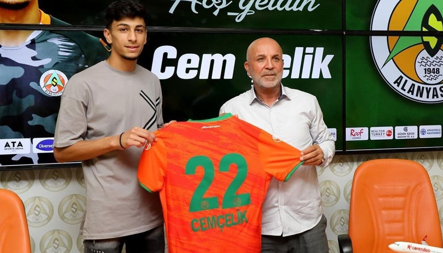 Alanyaspor Menemenspordan Cem Çeliki transfer etti