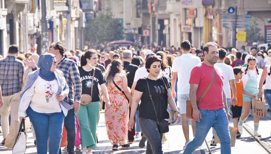 Kapalı yerlerde maskeni tak kendini koru