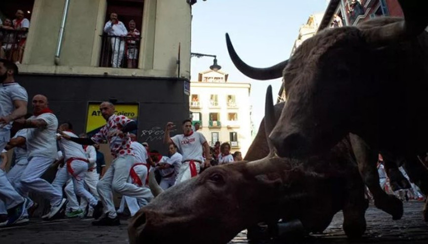 İspanya’daki San Fermin Festivalinde 5 kişi yaralandı