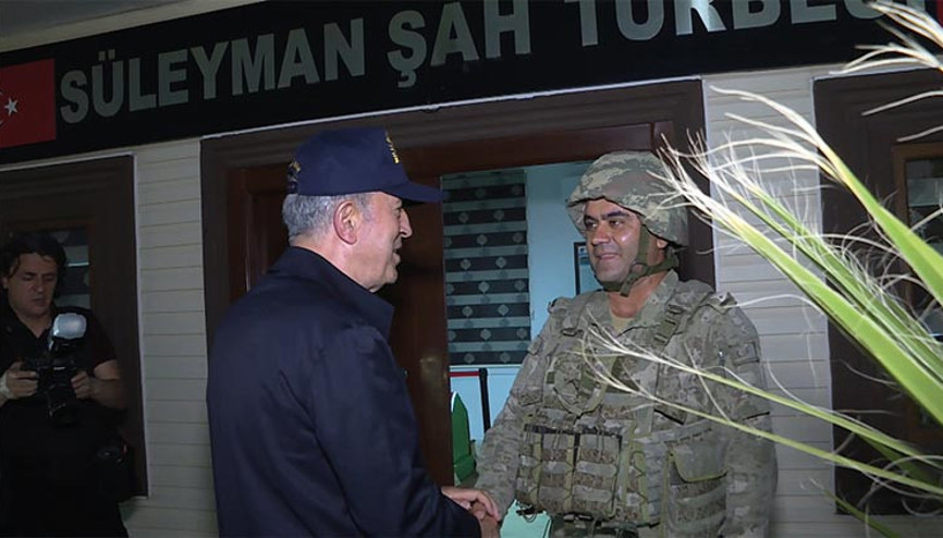 Bakan Akar ve TSK Komuta Kademesi, Süleyman Şah Türbesini ziyaret etti