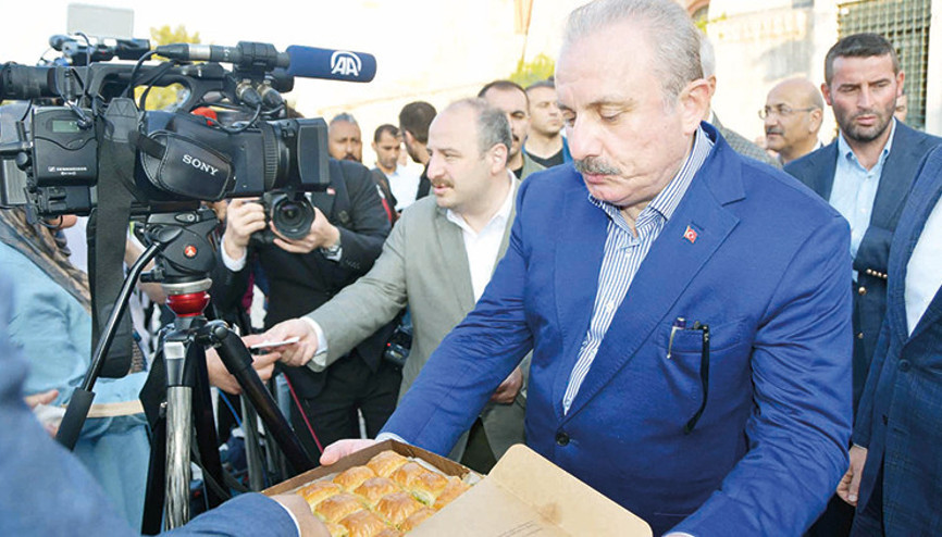Şentop bayram namazı için Ayasofya’daydı Şentop bayram namazı için Ayasofya’daydı