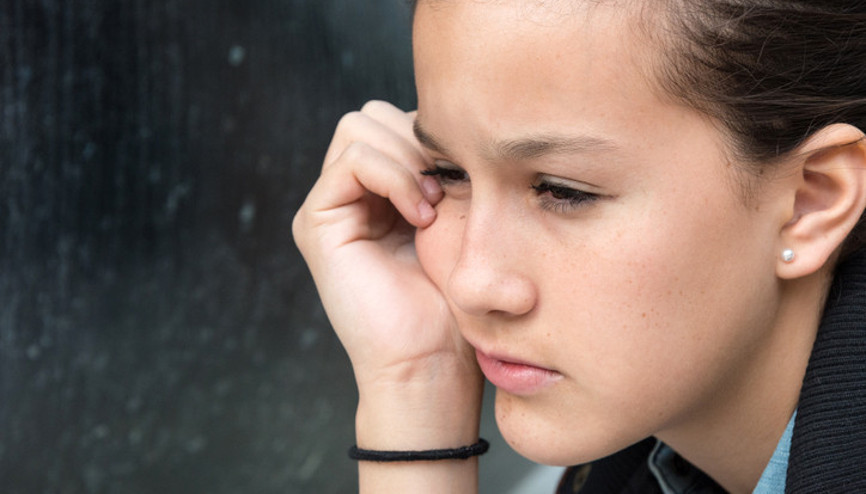 Üvey annem bana zorla çocuk baktırıyor