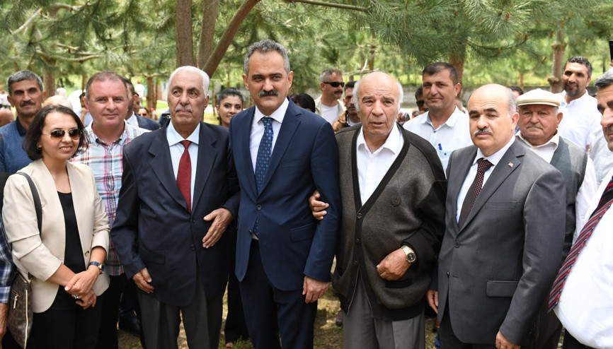 Köy okulları yaşam merkezlerine dönüşüyor