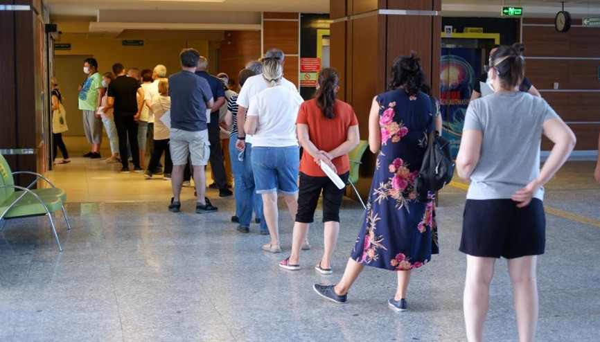 Edirne’de hastanede hatırlatma dozu kuyruğu