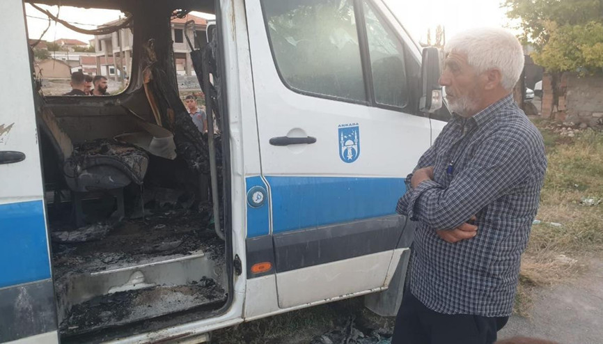 Yolcu midibüsü küle döndü