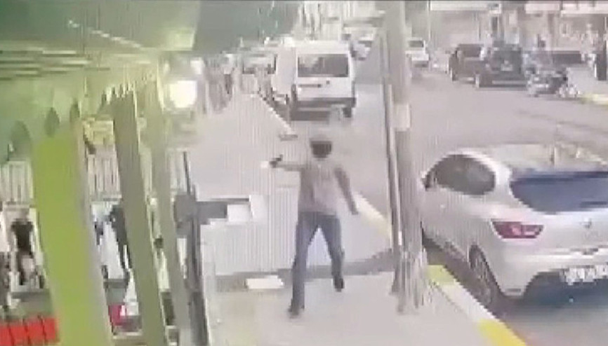 Önce iş yeri kurşunlandı, sonra oğlu vuruldu Haraç çetesi iddiası...