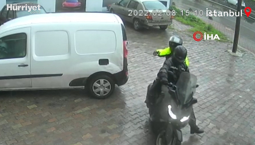 İstanbul’da oto tamircisine silahlı saldırı kamerada