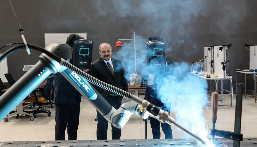 Bakan Varank’tan güneş enerjisinde yerli yatırım mesajı