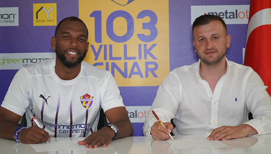 Son Dakika: Ryan Babel resmen Eyüpsporda Süper Lig detayı...
