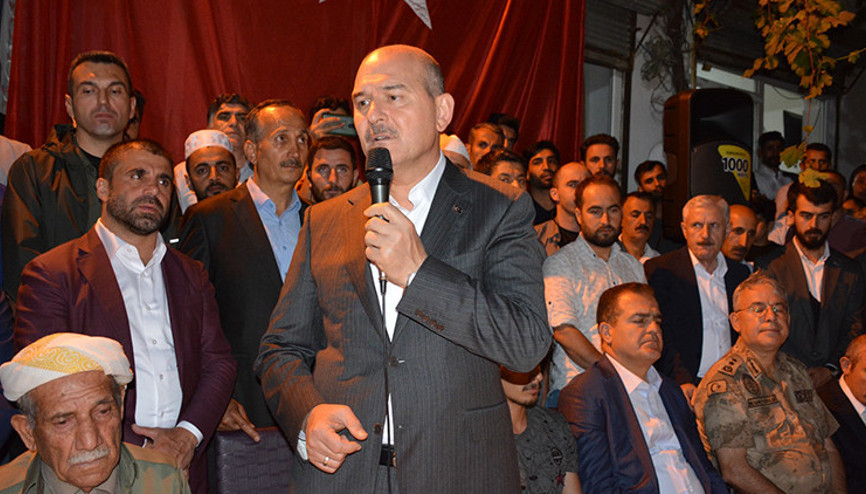 Bakan Soylu, şehit korucuların taziyelerine katıldı Bakan Soylu, şehit korucuların taziyelerine katıldı