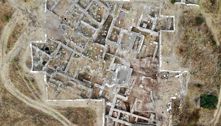 Helenistik döneme ait tapınak gün yüzüne çıkartılıyor Helenistik döneme ait tapınak gün yüzüne çıkartılıyor