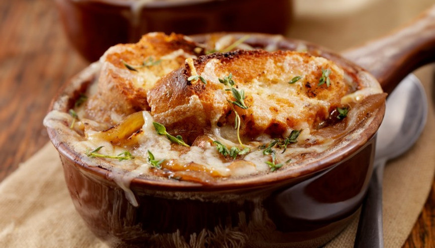 Soğan çorbası nasıl yapılır Soğan çorbası tarifi, malzemeleri ve yapımı