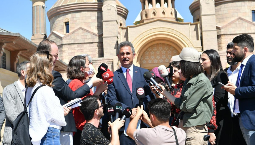 Beceremiyorsa biz yaparız