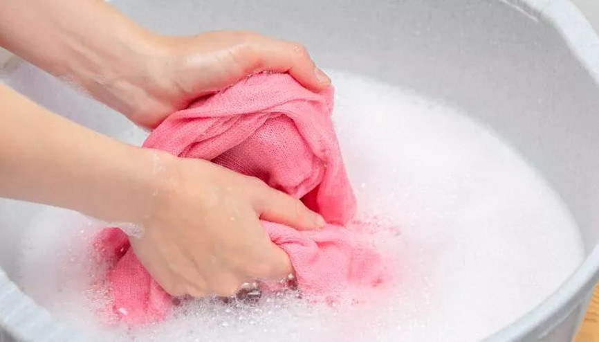 Pantolondan Yağ Lekesi Çıkar Mı Ve Nasıl Çıkar Kot, Beyaz, Koton, Kumaş Ve Yıkanmış Pantolondan Yağ Lekesi Temizleme Pantolondan Yağ Lekesi Çıkar Mı Ve Nasıl Çıkar Kot, Beyaz, Koton, Kumaş Ve Yıkanmış Pantolondan Yağ Lekesi Temizleme