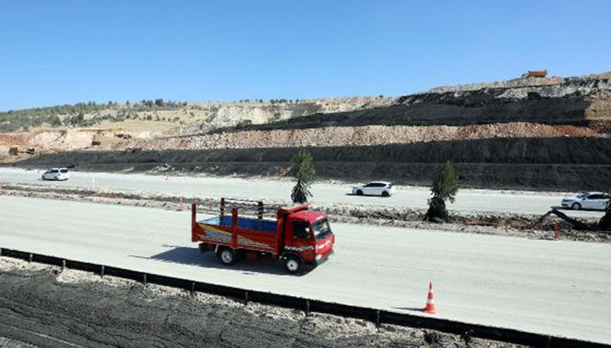 TAG Otoyolu, 27 saat sonra yeniden ulaşıma açıldı