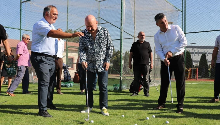Üretim de var golf de