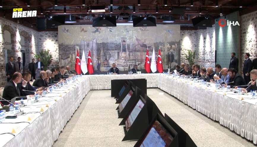 Bakan Kasapoğlu ile Bakan Nebati, TFF ve Kulüpler Birliği ile bir araya geldi