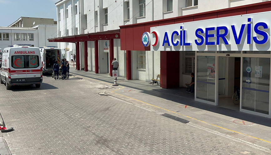 Paraşütü açılmayan eğitmen astsubay, zemine düşerek ağır yaralandı