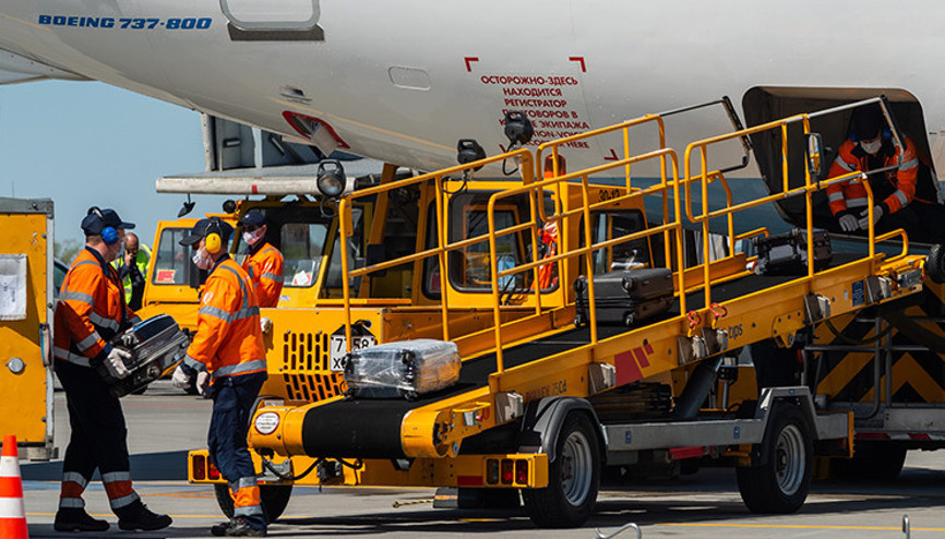 Avustralya havayolu şirketinden tuhaf istek… Yöneticiler bagaj görevlisi olacak