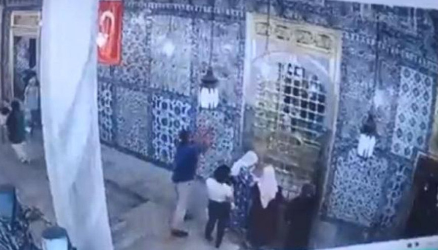 Eyüp Sultan Türbesindeki saldırı kamerada