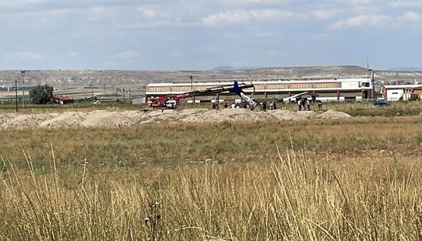 Zorunlu iniş yapan eğitim uçağı bölgeden kaldırıldı