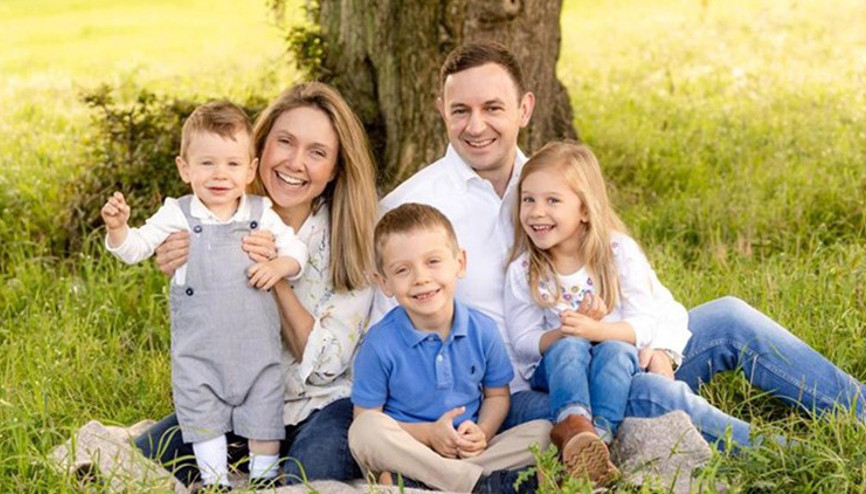 Sırtındaki ağrı hiç geçmiyordu… Çölyak sandıkları hastalık kanser çıktı Üç çocuk babası adam şimdi sesini dünyaya duyurmak istiyor Sırtındaki ağrı hiç geçmiyordu… Çölyak sandıkları hastalık kanser çıktı Üç çocuk babası adam şimdi sesini dünyaya duyurmak istiyor