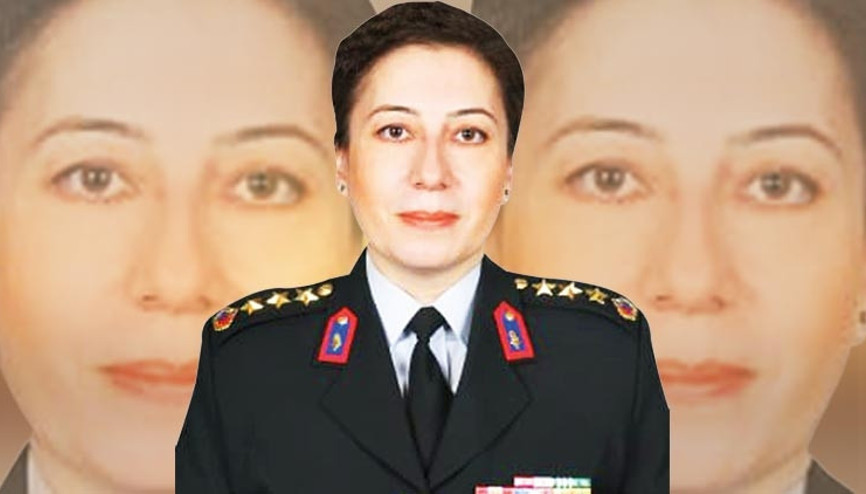 Türkiye’nin ilk kadın generali Özlem Yılmaz... Kadına şiddetin tuğgenerali Türkiye’nin ilk kadın generali Özlem Yılmaz... Kadına şiddetin tuğgenerali