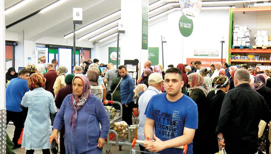 Tarım Kredi’ye indirimli ürün hücumu: 30’u aşkın üründe fiyat düştü, vatandaşlar marketlere akın etti