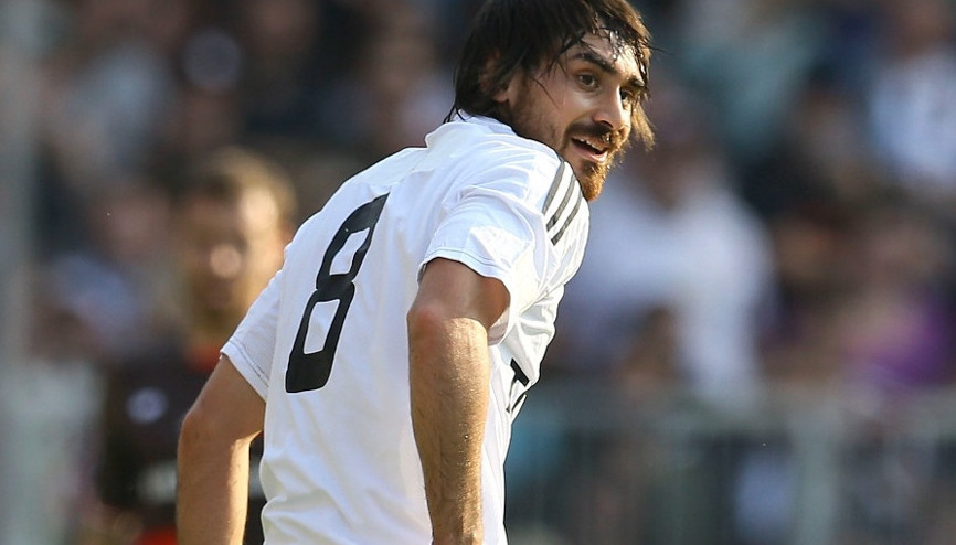 Son dakika: Beşiktaşın eski futbolcusu Veli Kavlak futbolu bıraktı Çok acı çektim, psikolojim bozuldu...