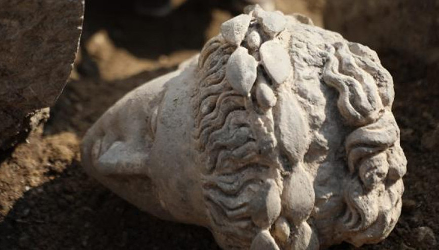 Düzcede antik kentteki kazılarda Apollo heykeli bulundu