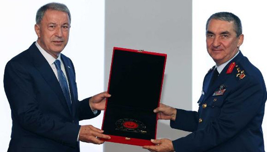 Hava Kuvvetleri Komutanlığında devir teslim töreni