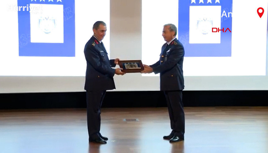 Hava Kuvvetleri Komutanlığında devir teslim töreni