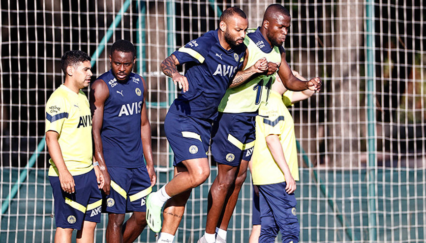 Fenerbahçede Joao Pedro sevinci Joshua King...