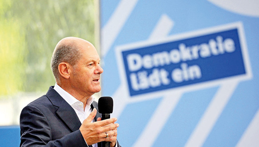 Scholz ve  hükümete güven dibe vurdu