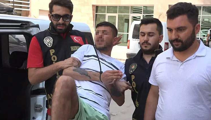 Çelik kasadaki 800 bin TL ile 3 milyon 200 bin TLlik altını çalan 5 şüpheli yakalandı