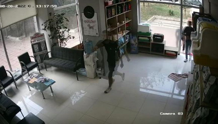 3 arkadaşın kavgası veteriner kliniğini birbirine kattı
