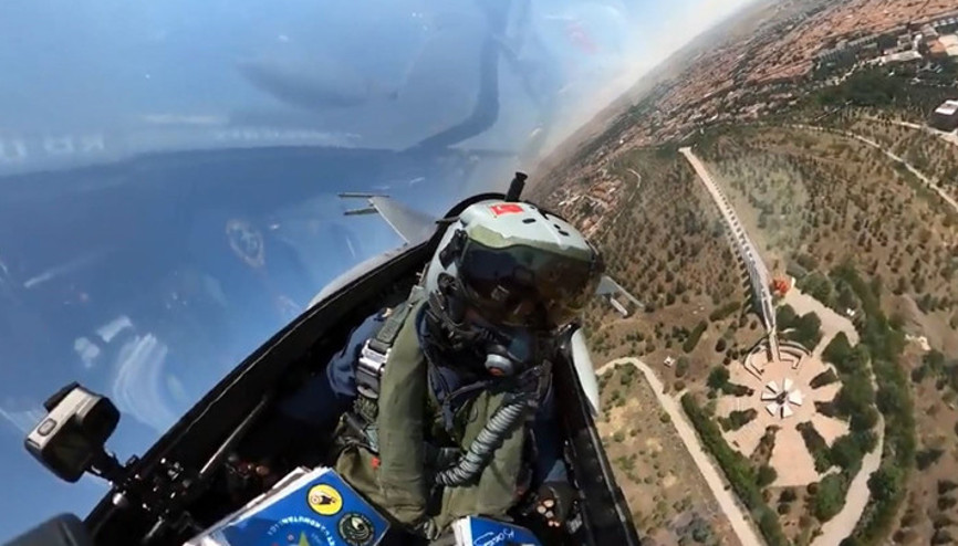 Sakarya Meydan Muharebesi şehitlerine selamlama uçuşu