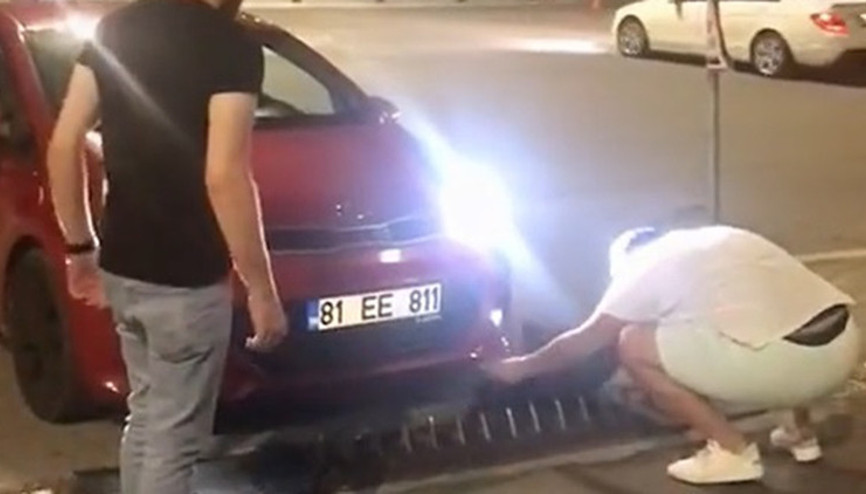 Kapanın üzerine paspas koyup geçti Tüm Düzce bunu izlesin