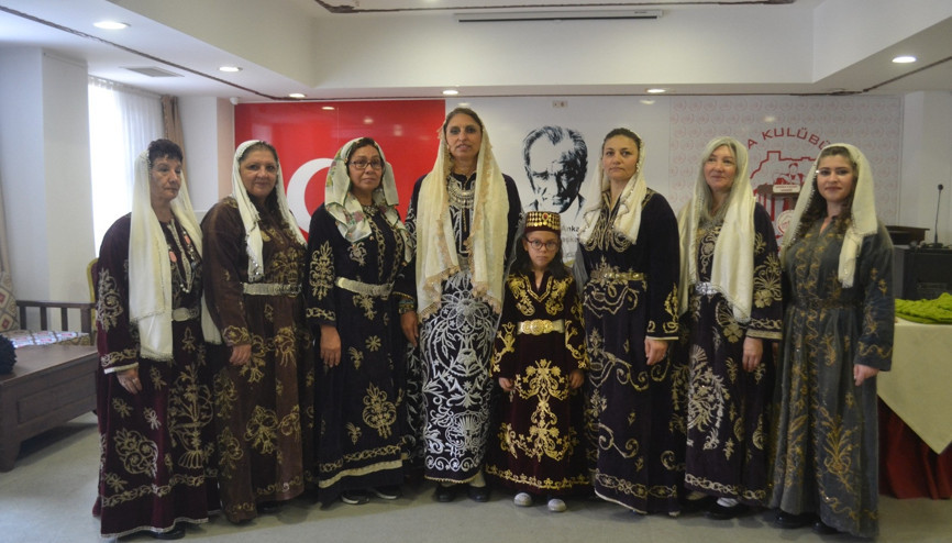 Yozlaşmaya karşı bacıeren dayanışması