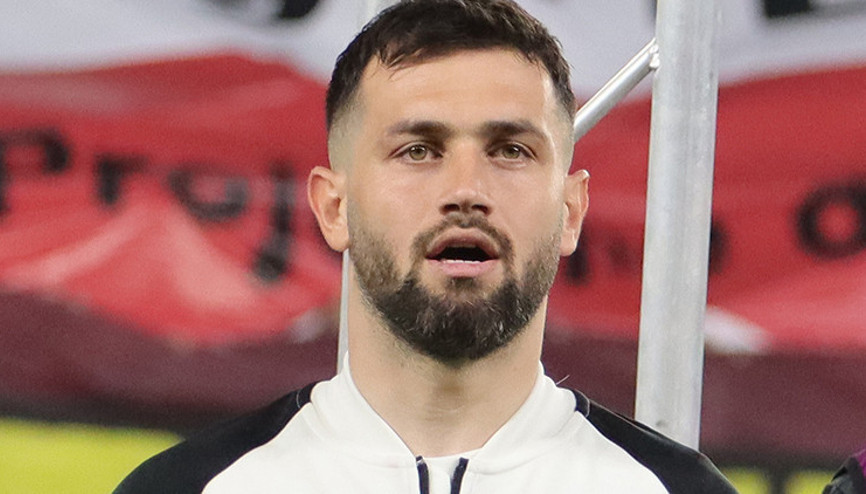 Galatasarayın gözden çıkardığı Ömer Bayram Eyüpsporda Recep Niyaz da imzalıyor...