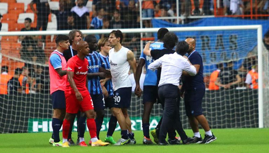Adana Demirsporda Vincenzo Montella ile Mario Balotelli arasında tartışma Bir anda üzerine yürüdü...