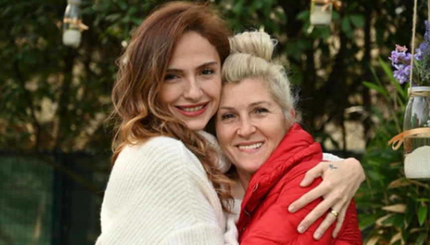 Oyuncu Sinem Uslunun annesi Ferhan Zuhal Öztürk hayatını kaybetti