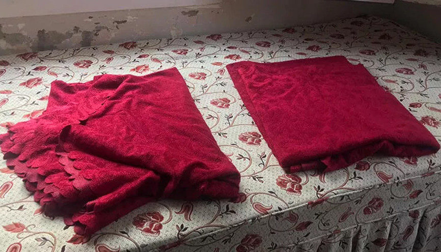 Cinayeti, cesedin üzerine örtülen kırmızı örtü aydınlattı Cinayeti, cesedin üzerine örtülen kırmızı örtü aydınlattı